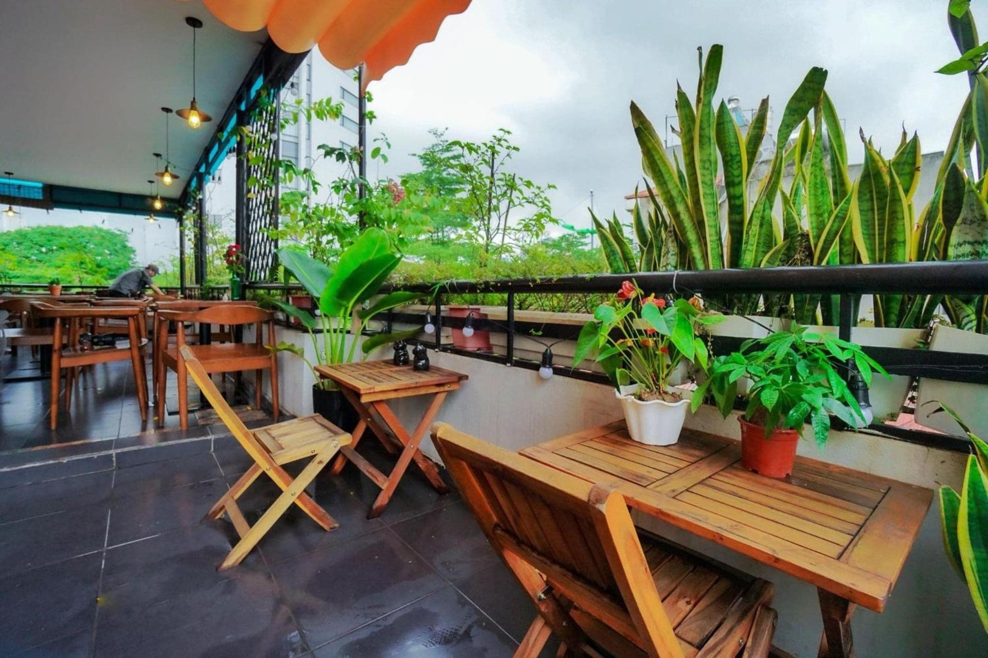 Khach San Giao Thong Hanói Exterior foto